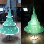 Arbol de Navidad. Estructura Fibra de Vidrio, Impresión Textil, iluminado.